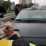 Se sancionó a más de 50 taxistas por no colocar franja a cuadros en sus vehículos