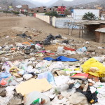 Colegio contrata servicio de recojo de basura ante falta de recolectores municipales