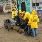 Funcionarios limpiaron cementerio de Nueva Esperanza