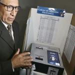 ODPE realiza simulacro de voto electrónico en mercado Virgen de las Mercedes