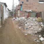 Montículos de basura afectan a la urbanización de Pachacamac