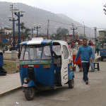 Vecinos de Nueva Esperanza piden enrejar la Plaza de Armas por invasión de vendedores ambulantes