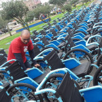 Entregaron 80 sillas de ruedas a niños y adultos mayores