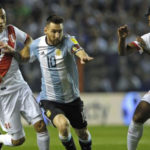 Peruanos orgullosos por empate de la selección peruana ante Argentina en la Bombonera