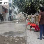 Rotura de tubería matriz de desagüe inunda 10 viviendas en primer sector de Villa El Salvador
