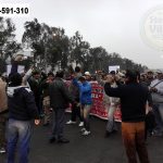 Trabajadores de construcción civil bloquean Panamericana Sur exigiendo al gobierno mejoras salariales