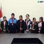 Juramentan a alcaldesa y regidores escolares en San Juan de Miraflores