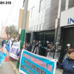 Colaboradores de INEI realizan huelga y denuncian recibir pago menor del sueldo mínimo