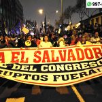 Vecinos de Villa El Salvador manifestación a favor de disolución del Congreso