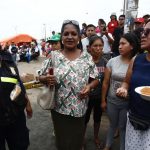 Jugadores de Alianza Lima llevan donativo a damnificados de Villa El Salvador