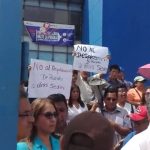Villa El Salvador: Plantón en Hospital Uldarico Rocca por designación en caso de coronavirus