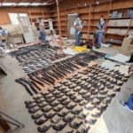 Lurín: Sucamec decomisó 359 armas de fuego escondidas en depósito de Lurín