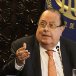 Julio Velarde afirma que se necesitan mercados libres y un buen manejo de recursos para salir de la crisis